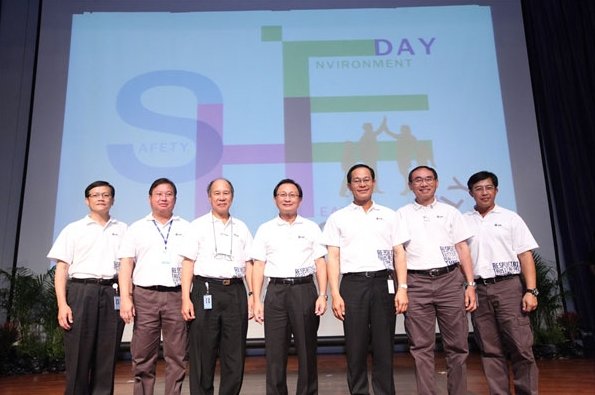 PTTGC Group "S-H-E Day 2012 ครอบครัวเดียวกัน"