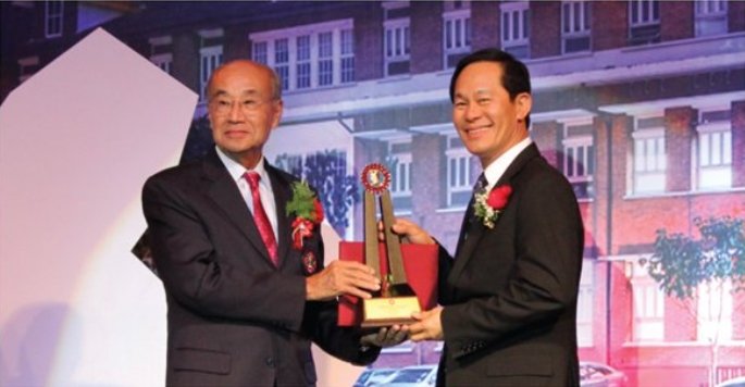 CEO PTT Global Chemical รับรางวัลวิศวจุฬาดีเด่น ครั้งที่ 13 (ประจำปี พ.ศ. 2556)