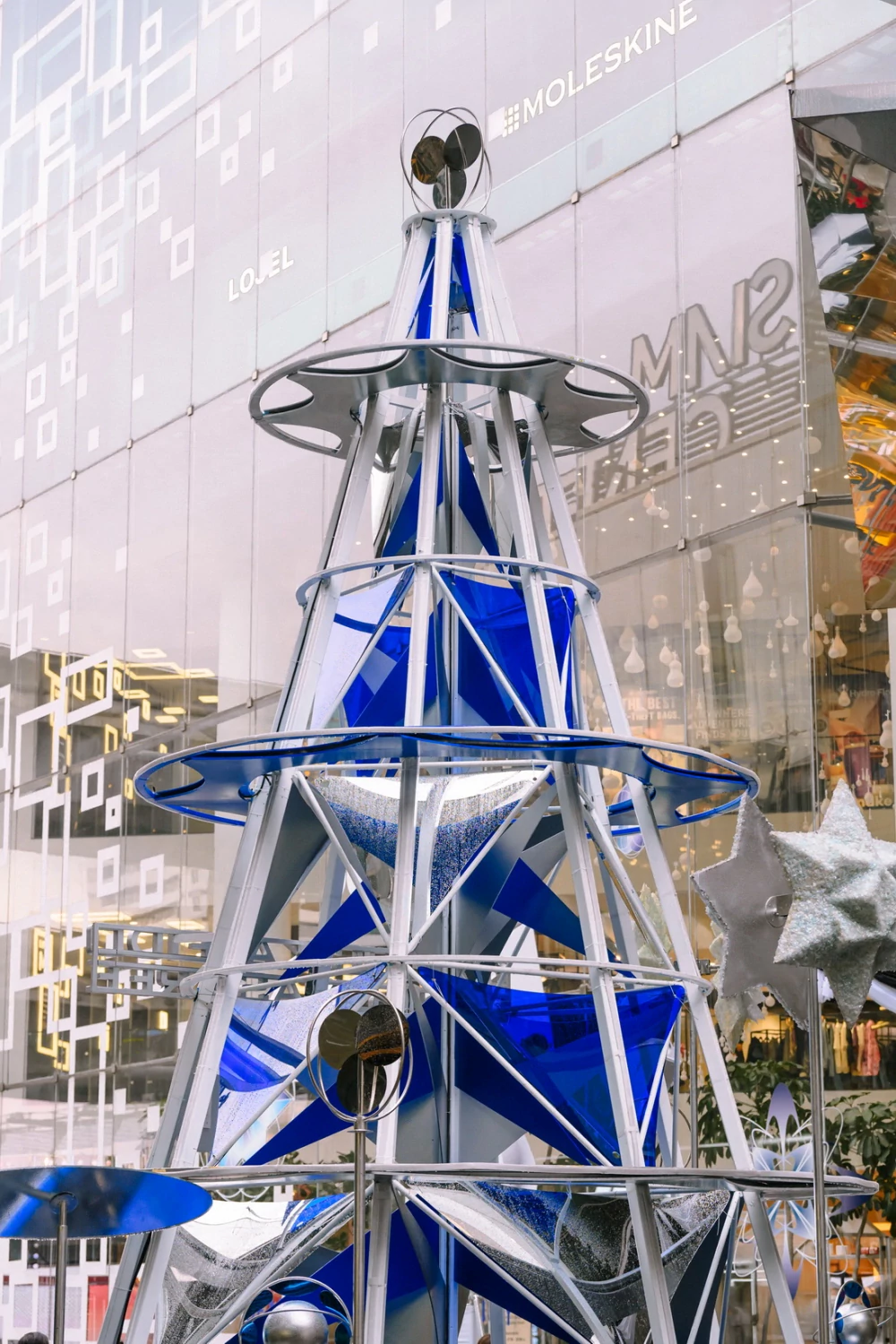 Siam Discovery Invites You to Experience the Cosmic Origami